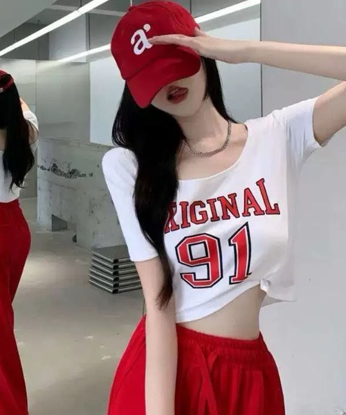 VIBGYOR（ヴィブジョー）の「【EIZZ/アイズ】ORIGINAL 91 ナンバリング クロップド Tシャツ / 深Uネック / オフショル風（Tシャツ/カットソー・レディース・ホワイト/ブラック・FREE）」の5枚目の写真