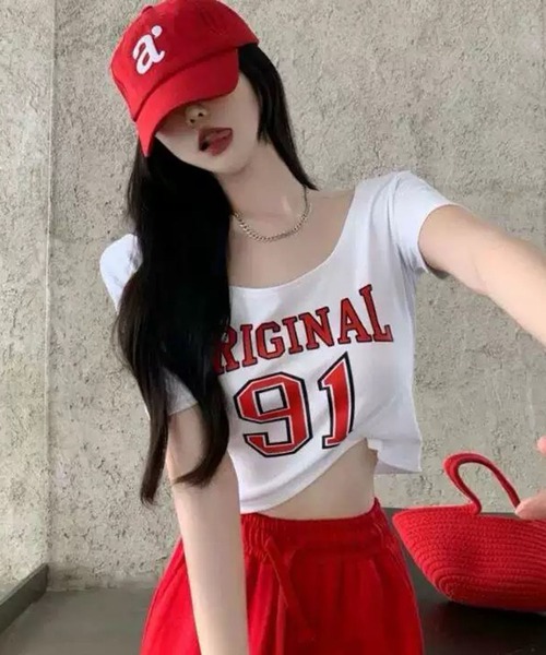 VIBGYOR（ヴィブジョー）の「【EIZZ/アイズ】ORIGINAL 91 ナンバリング クロップド Tシャツ / 深Uネック / オフショル風（Tシャツ/カットソー・レディース・ホワイト/ブラック・FREE）」の4枚目の写真