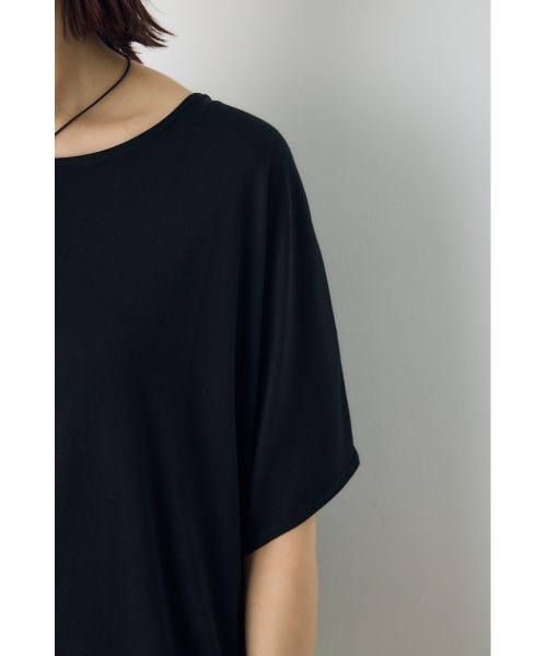 AZUL by moussy（アズールバイマウジー）の「ドレープクロップドTシャツ（Tシャツ/カットソー・レディース・オフホワイト/ベージュ/ブラック/ミント・SMALL/MEDIUM）」の17枚目の写真