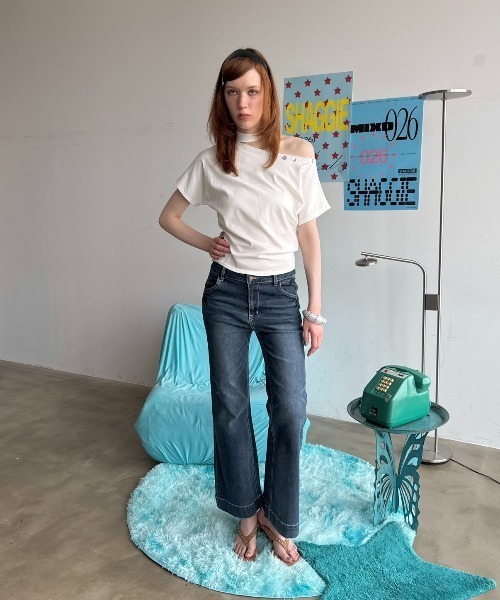 SHAGGIE(シャギー)の「ワンショルダーボタン付きドルマントップス(Tシャツ/カットソー・レディース・ホワイト/グレー/ブラック・FREE)」の17枚目の写真