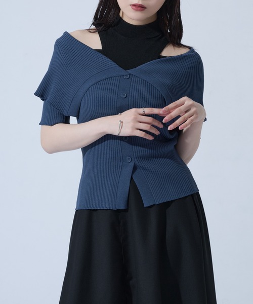 Ellno de Mavie(エルノデメヴィ)の「バイカラーハーフスリーブオフショルニット(ニット/セーター・レディース・ブルー/ブラック/バーガンディー・FREE)」の17枚目の写真