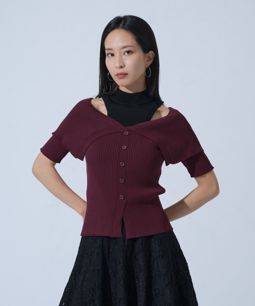 Ellno de Mavie(エルノデメヴィ)の「バイカラーハーフスリーブオフショルニット(ニット/セーター・レディース・ブルー/ブラック/バーガンディー・FREE)」の9枚目の写真