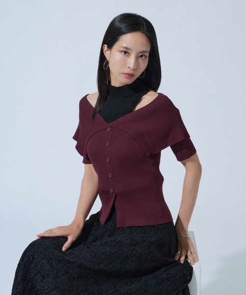 Ellno de Mavie(エルノデメヴィ)の「バイカラーハーフスリーブオフショルニット(ニット/セーター・レディース・ブルー/ブラック/バーガンディー・FREE)」の12枚目の写真