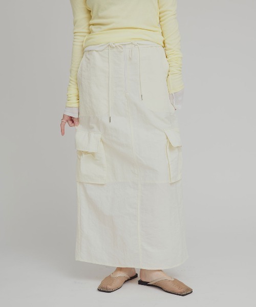 W:Huku(フーク)の「【W:Huku / 撥水 ワッシャーナイロン】カーゴ ロング スカート / Washer Nylon Cargo Long Skirt(スカート・レディース・アイボリー/ブルーグレー/ブラック系その他・FREE)」の3枚目の写真