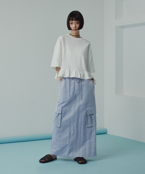 W:Huku(フーク)の「【W:Huku / 撥水 ワッシャーナイロン】カーゴ ロング スカート / Washer Nylon Cargo Long Skirt(スカート・レディース・アイボリー/ブルーグレー/ブラック系その他・FREE)」の2枚目の写真