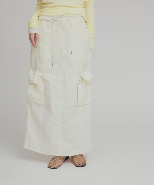 W:Huku(フーク)の「【W:Huku / 撥水 ワッシャーナイロン】カーゴ ロング スカート / Washer Nylon Cargo Long Skirt(スカート・レディース・アイボリー/ブルーグレー/ブラック系その他・FREE)」の8枚目の写真