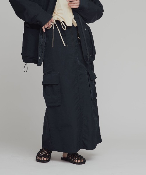 W:Huku(フーク)の「【W:Huku / 撥水 ワッシャーナイロン】カーゴ ロング スカート / Washer Nylon Cargo Long Skirt(スカート・レディース・アイボリー/ブルーグレー/ブラック系その他・FREE)」の18枚目の写真