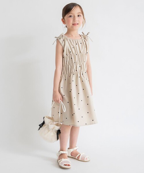 BRANSHES（ブランシェス）の「【接触冷感】シャーリングワンピース（ワンピース・キッズ・チャコールグレー/ベージュ・150/130/120/110/90/80/140/100）」の4枚目の写真
