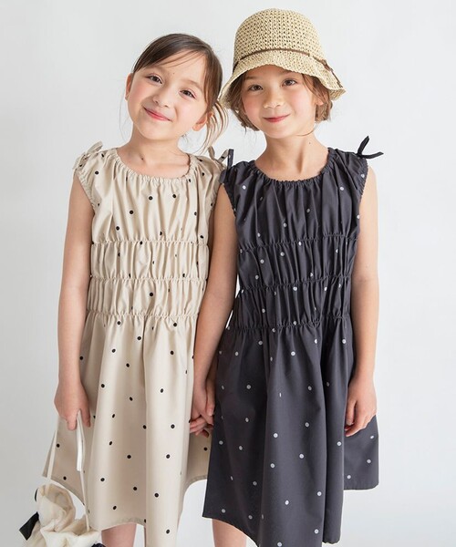 BRANSHES（ブランシェス）の「【接触冷感】シャーリングワンピース（ワンピース・キッズ・チャコールグレー/ベージュ・150/130/120/110/90/80/140/100）」の19枚目の写真