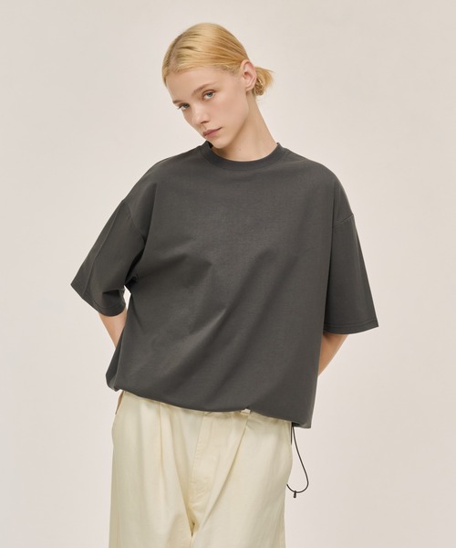 WETTEMPT（ウィテンプト）の「FUNCTIONAL ONE SIDE DRAWCORD TEE / ファンクショナルワンサイドドローコードT（Tシャツ/カットソー・メンズ・ブラック/チャコールグレー・LARGE/MEDIUM/SMALL）」の2枚目の写真
