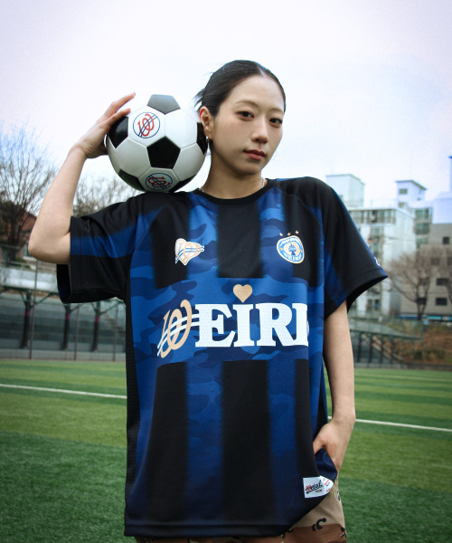 WEIRDWORLD(ウィアード ワールド)の「クラブレガシー サッカーシャツ ブルー(Tシャツ/カットソー・レディース・その他・X-LARGE/LARGE/MEDIUM)」の1枚目の写真
