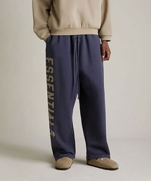 Lafayette（ラファイエット）の「フィア オブ ゴッド エッセンシャルズ【Fear of God ESSENTIALS】- スウェットパンツ【HEAVY FLEECE RELAXED SWEATPANT MARINE 130HO244464F】（スウェットパンツ）」