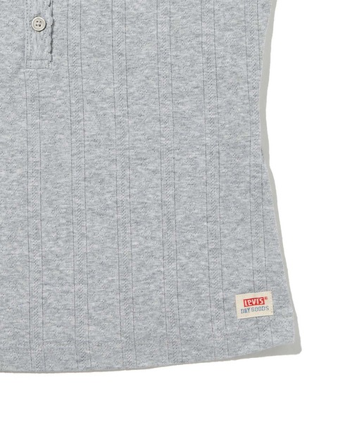 Levi's(リーバイス)の「Levi's/リーバイス DRY GOODS ポインテール ショートスリーブ ヘンリーネックTシャツ(Tシャツ/カットソー・レディース・グレー・XS/S/M)」の8枚目の写真