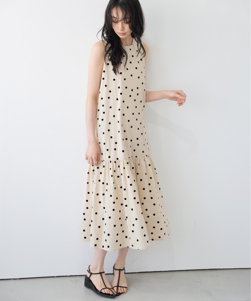 La-gemme（ラジェム）の「ドットノースリーブワンピース（ワンピース・レディース・ネイビー/アイボリー/ブラック・フリー）」の4枚目の写真