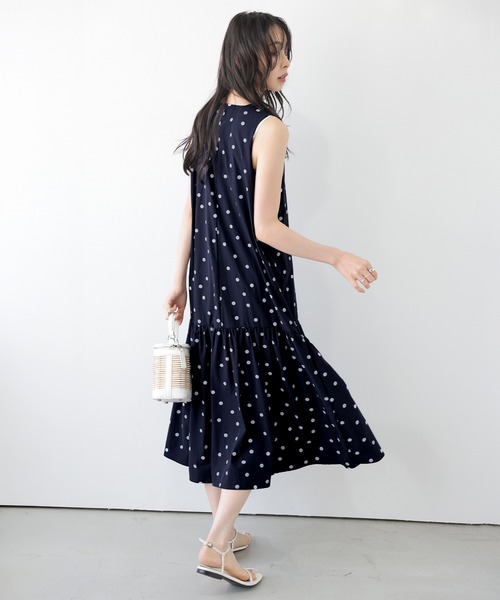 La-gemme（ラジェム）の「ドットノースリーブワンピース（ワンピース・レディース・ネイビー/アイボリー/ブラック・フリー）」の12枚目の写真
