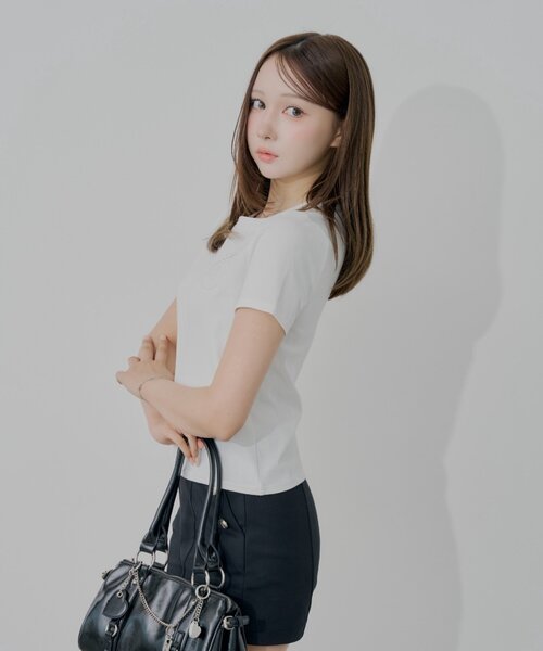 Chico(チコ)の「エンブレムロゴ刺繍T(Tシャツ/カットソー・レディース・グレー/ブルー/ブラック/アイボリー・FREE)」の12枚目の写真