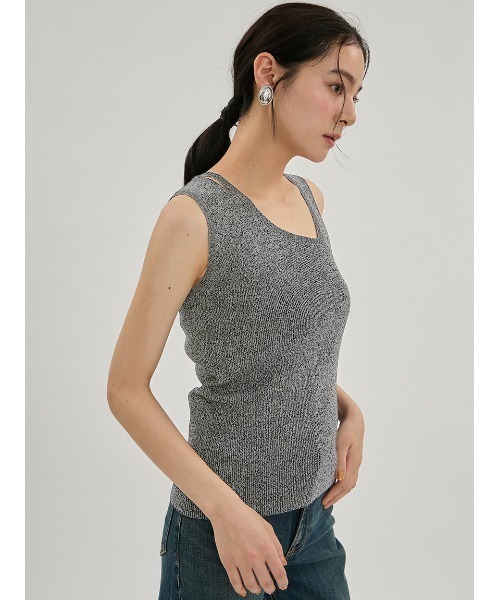 Mila Owen(ミラオーウェン)の「シルクブレンドニットタンクトップ(タンクトップ・レディース・ブラック/アイボリー/マルチ/バーガンディー・F)」の11枚目の写真