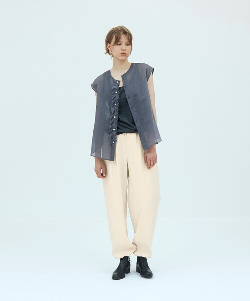 GALERIE VIE(ギャルリー ヴィー)の「コットンシルクオーガンジー ノースリーブシャツ(シャツ/ブラウス・レディース・ダークブルー/ホワイト/グレー系その他・FREE)」の10枚目の写真