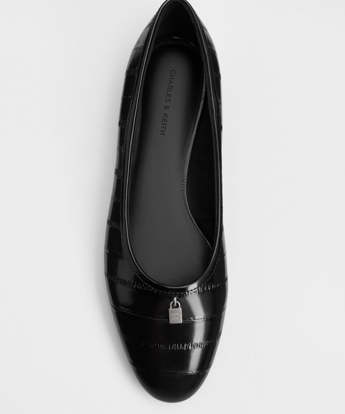 CHARLES & KEITH（チャールズ & キース）の「Griselda グリゼルダ バレエ フラット（バレエシューズ・レディース・ブラック系その他4/ホワイト系その他3・25cm/24.5cm/23.5cm/23cm/22.5cm）」の4枚目の写真