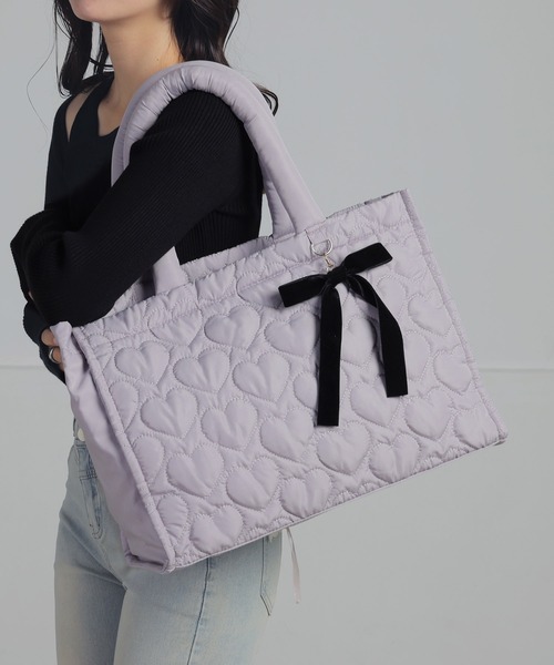 ALTROSE(アルトローズ)の「【A4・500mlペットボトル対応】トート ハートキルト キャリーオン(トートバッグ・レディース・グレー/ブラック/ブラウン・FREE)」の3枚目の写真