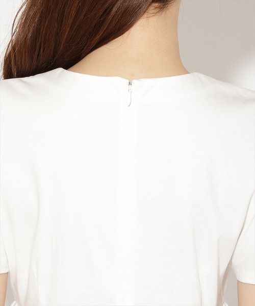 AND COUTURE(アンドクチュール)の「異素材ペプラムトップス(Tシャツ/カットソー・レディース・オフホワイト/ブラック・FREE)」の6枚目の写真