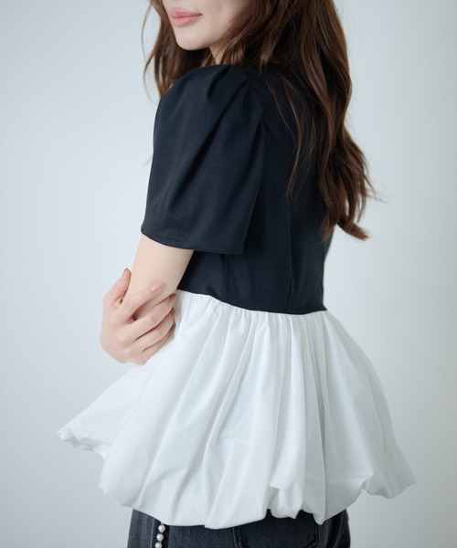 AND COUTURE(アンドクチュール)の「異素材ペプラムトップス(Tシャツ/カットソー・レディース・オフホワイト/ブラック・FREE)」の18枚目の写真