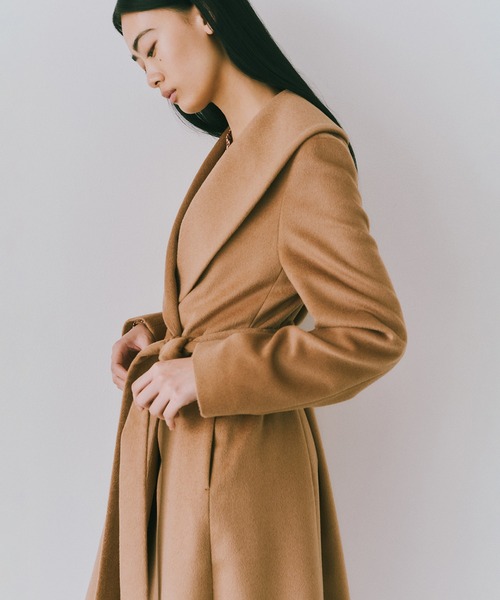 ROPE'(ロペ)の「プレミアムカシミヤショールカラーコート/逸品・冬コート・ウールコート・逸品・26AW(ステンカラーコート・レディース・ダークブラウン/ブラック/キャメル・34/36/38)」の1枚目の写真