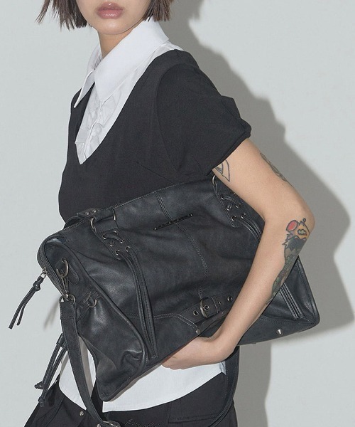 FANCY CLUB(ファンシークラブ)の「FANCY CLUB(ファンシークラブ)/大容量 2WAY ヴィンテージ ウォッシング ショルダー トートバッグ/BELTED WASHING LEATHER BAG(ショルダーバッグ・レディース・ブラック/ピンク/グレー・FREE)」の10枚目の写真