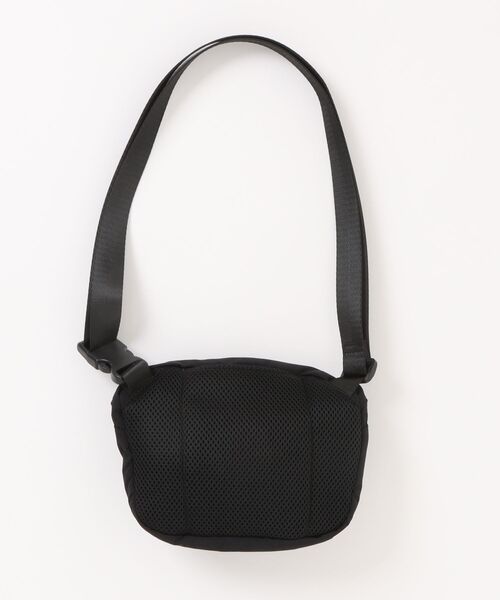 FRUIT OF THE LOOM(フルーツオブザルーム)の「FTL EX FLEX WAIST PACK(ボディバッグ/ウエストポーチ・メンズ・ライトグレー/ブラック/エンジ/インディゴブルー/チャコールアッシュ・FREE)」の6枚目の写真