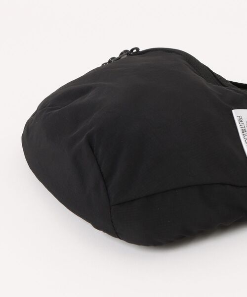 FRUIT OF THE LOOM(フルーツオブザルーム)の「FTL EX FLEX WAIST PACK(ボディバッグ/ウエストポーチ・メンズ・ライトグレー/ブラック/エンジ/インディゴブルー/チャコールアッシュ・FREE)」の7枚目の写真