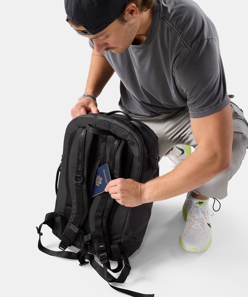 Matador(マタドール)の「Matador/マタドール 30L Carry-On Travel Pack/30L キャリーオン トラベルパック(バックパック/リュック・メンズ・ワインレッド/ブラック/ダークグリーン・FREE)」の19枚目の写真