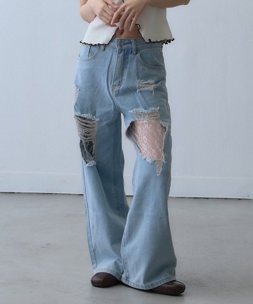 Clum(クルム)の「lace damage wide denim pants / レースダメージワイドデニムパンツ(デニムパンツ・レディース・ライトブルー・SMALL)」の10枚目の写真