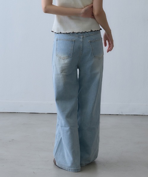 Clum(クルム)の「lace damage wide denim pants / レースダメージワイドデニムパンツ(デニムパンツ・レディース・ライトブルー・SMALL)」の13枚目の写真