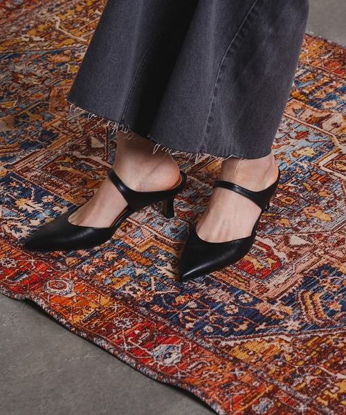 ROSE BUD(ローズバッド)の「POINTED BELT MULE(パンプス・レディース・シルバー・37)」の9枚目の写真