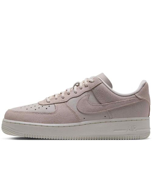 NIKE(ナイキ)の「ナイキ エア フォース 1 '07 SE ウィメンズシューズ / Nike Air Force 1 '07 SE Women's Shoes IQ0135-100 Sail(スニーカー・レディース・クリーム・24/23.5/23/22.5/26/22/25.5/25/24.5)」の1枚目の写真