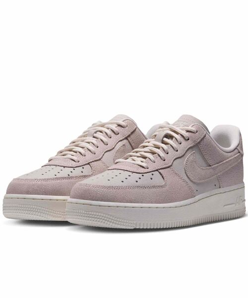 NIKE(ナイキ)の「ナイキ エア フォース 1 '07 SE ウィメンズシューズ / Nike Air Force 1 '07 SE Women's Shoes IQ0135-100 Sail(スニーカー・レディース・クリーム・24/23.5/23/22.5/26/22/25.5/25/24.5)」の5枚目の写真