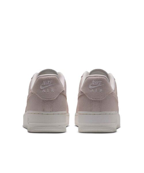 NIKE(ナイキ)の「ナイキ エア フォース 1 '07 SE ウィメンズシューズ / Nike Air Force 1 '07 SE Women's Shoes IQ0135-100 Sail(スニーカー・レディース・クリーム・24/23.5/23/22.5/26/22/25.5/25/24.5)」の6枚目の写真