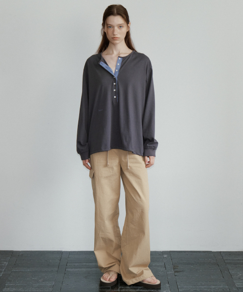 FRIVER07（フリバー07）の「スエードカラーポイントTシャツ [FRFA05LT12]_チャコール（Tシャツ/カットソー・レディース・チャコール・FREE）」の2枚目の写真