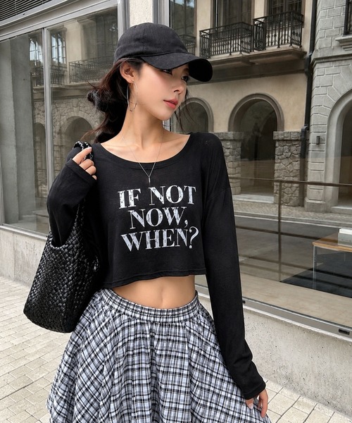 VIBGYOR(ヴィブジョー)の「【EIZZ/アイズ】ヴィンテージ風 クラックロゴ クロップド シアー長袖Tシャツ / ロンT(Tシャツ/カットソー・レディース・ホワイト/ブラック/イエロー・FREE)」の3枚目の写真