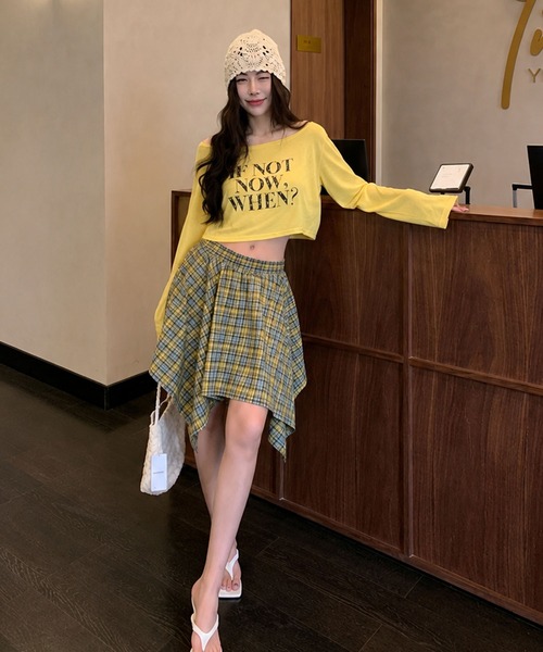 VIBGYOR(ヴィブジョー)の「【EIZZ/アイズ】ヴィンテージ風 クラックロゴ クロップド シアー長袖Tシャツ / ロンT(Tシャツ/カットソー・レディース・ホワイト/ブラック/イエロー・FREE)」の13枚目の写真