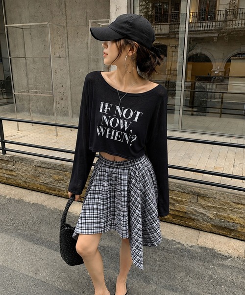 VIBGYOR(ヴィブジョー)の「【EIZZ/アイズ】ヴィンテージ風 クラックロゴ クロップド シアー長袖Tシャツ / ロンT(Tシャツ/カットソー・レディース・ホワイト/ブラック/イエロー・FREE)」の11枚目の写真