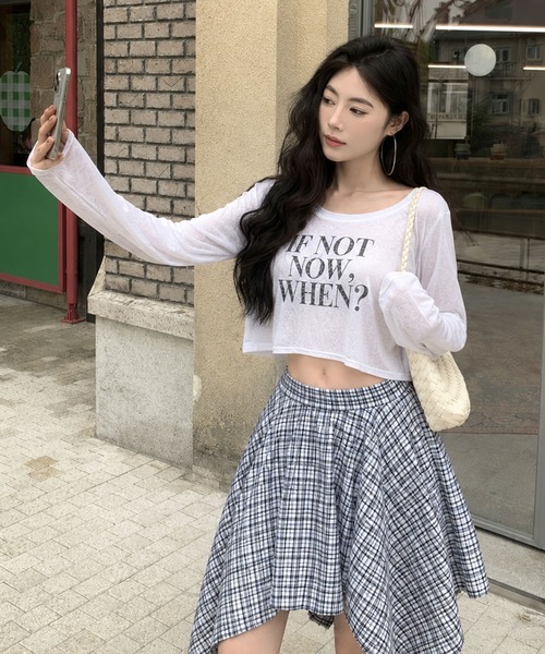 VIBGYOR(ヴィブジョー)の「【EIZZ/アイズ】ヴィンテージ風 クラックロゴ クロップド シアー長袖Tシャツ / ロンT(Tシャツ/カットソー・レディース・ホワイト/ブラック/イエロー・FREE)」の7枚目の写真
