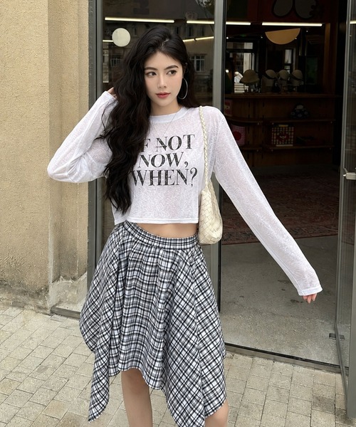 VIBGYOR(ヴィブジョー)の「【EIZZ/アイズ】ヴィンテージ風 クラックロゴ クロップド シアー長袖Tシャツ / ロンT(Tシャツ/カットソー・レディース・ホワイト/ブラック/イエロー・FREE)」の5枚目の写真