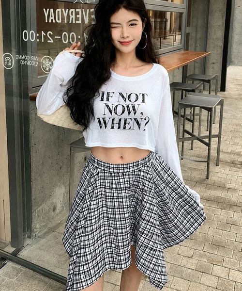 VIBGYOR(ヴィブジョー)の「【EIZZ/アイズ】ヴィンテージ風 クラックロゴ クロップド シアー長袖Tシャツ / ロンT(Tシャツ/カットソー・レディース・ホワイト/ブラック/イエロー・FREE)」の4枚目の写真