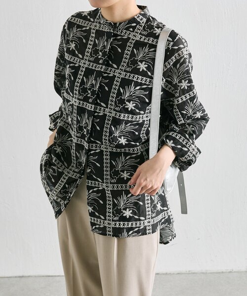 ear PAPILLONNER(イアパピヨネ)の「シアー刺繍ブラウス2【SUM1 STYLE】(シャツ/ブラウス・レディース・ブラック/ライトベージュ・FREE)」の1枚目の写真