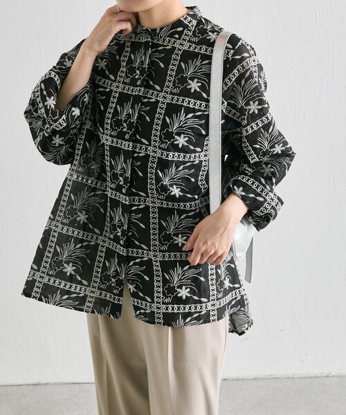 ear PAPILLONNER(イアパピヨネ)の「シアー刺繍ブラウス2【SUM1 STYLE】(シャツ/ブラウス・レディース・ブラック/ライトベージュ・FREE)」の3枚目の写真