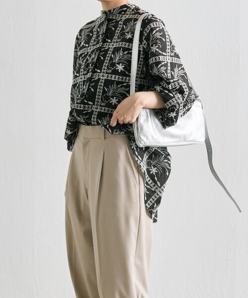 ear PAPILLONNER(イアパピヨネ)の「シアー刺繍ブラウス2【SUM1 STYLE】(シャツ/ブラウス・レディース・ブラック/ライトベージュ・FREE)」の4枚目の写真