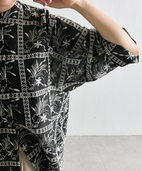ear PAPILLONNER(イアパピヨネ)の「シアー刺繍ブラウス2【SUM1 STYLE】(シャツ/ブラウス・レディース・ブラック/ライトベージュ・FREE)」の7枚目の写真