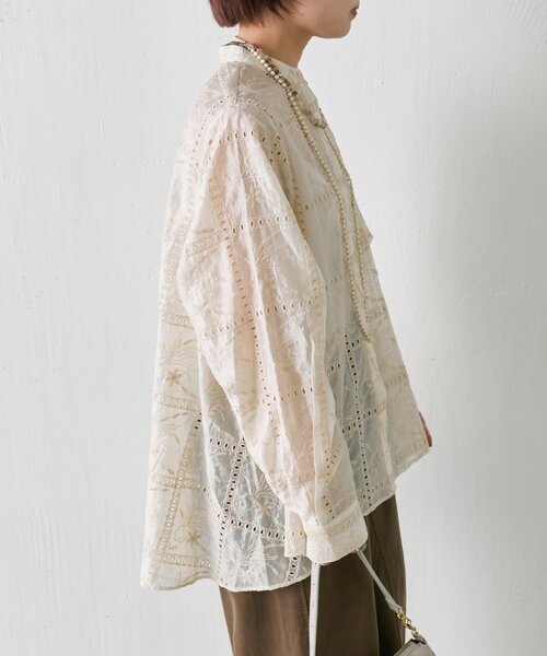 ear PAPILLONNER(イアパピヨネ)の「シアー刺繍ブラウス2【SUM1 STYLE】(シャツ/ブラウス・レディース・ブラック/ライトベージュ・FREE)」の17枚目の写真