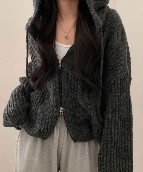 &soiree(アンドソワレ)の「オーバーサイズケーブルニットWジップフード付きカーディガン(カーディガン/ボレロ・レディース・ブラウン/チャコール/グレー/オフホワイト・FREE)」の9枚目の写真